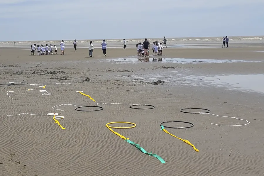 Encuentro comunitario y educativo en el predio
