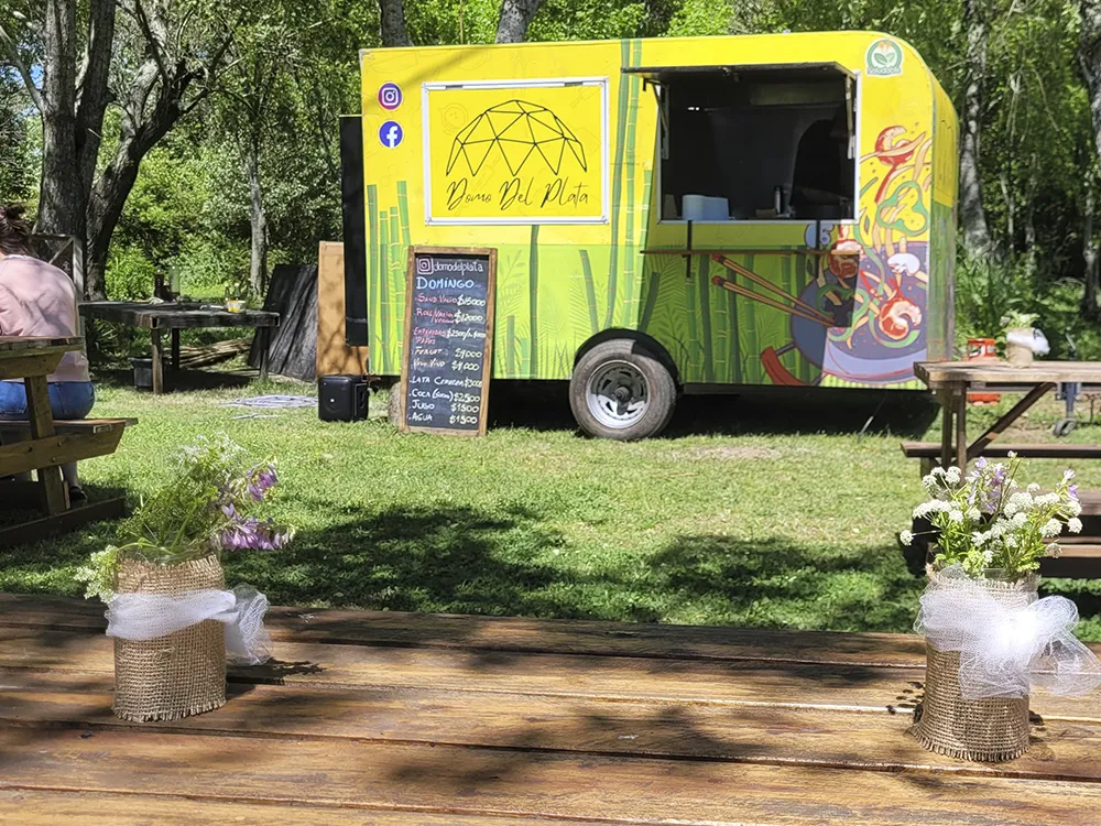 Encuentro gastronomico en el espacio